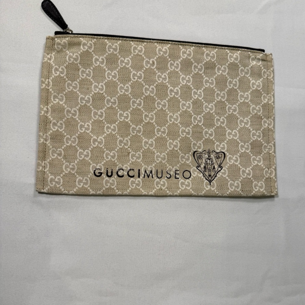 Gucci Museo GG Supreme Canvas Flat Zip Pouch 233400 Beige